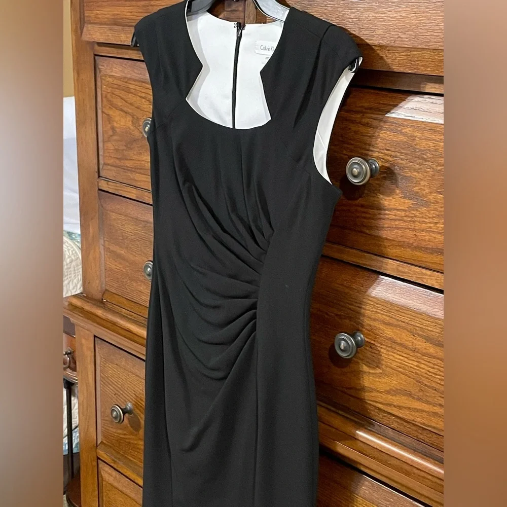 CALVIN KLEIN form fitting black Dress size 2 - Picture 8 of 8